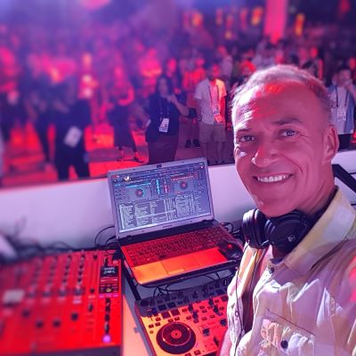 English DJ Services in Cannes, St-Tropez, Monaco, French Riviera - for Weddings, Corporate Events & Private Parties